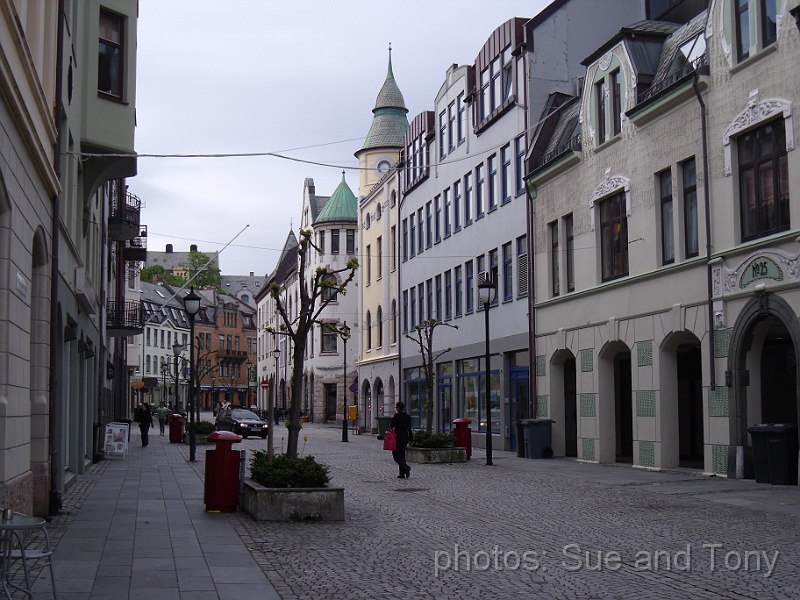 day 2 Alesund  0118.jpg - The quietest we had ever seen the streets here.